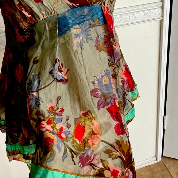 “Johnny Was”. XS Beautiful Colors, Flirty flounce, just a darling top! - Picture 6 of 6